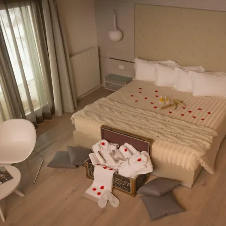 فندق وايت أنجل 4*