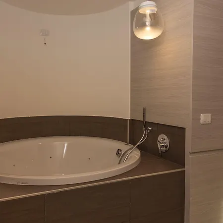 وايت أنجل 4* بيريوِل تْشيرفينيا