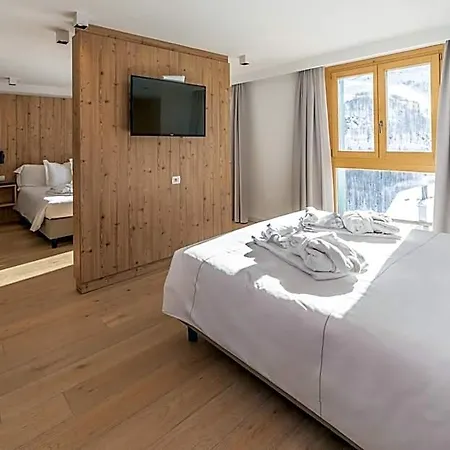 Hotel White Angel 4*