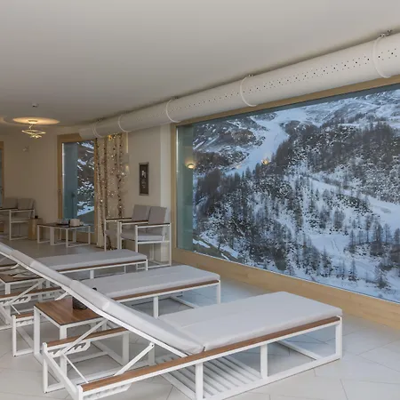 Hotel White Angel 4*